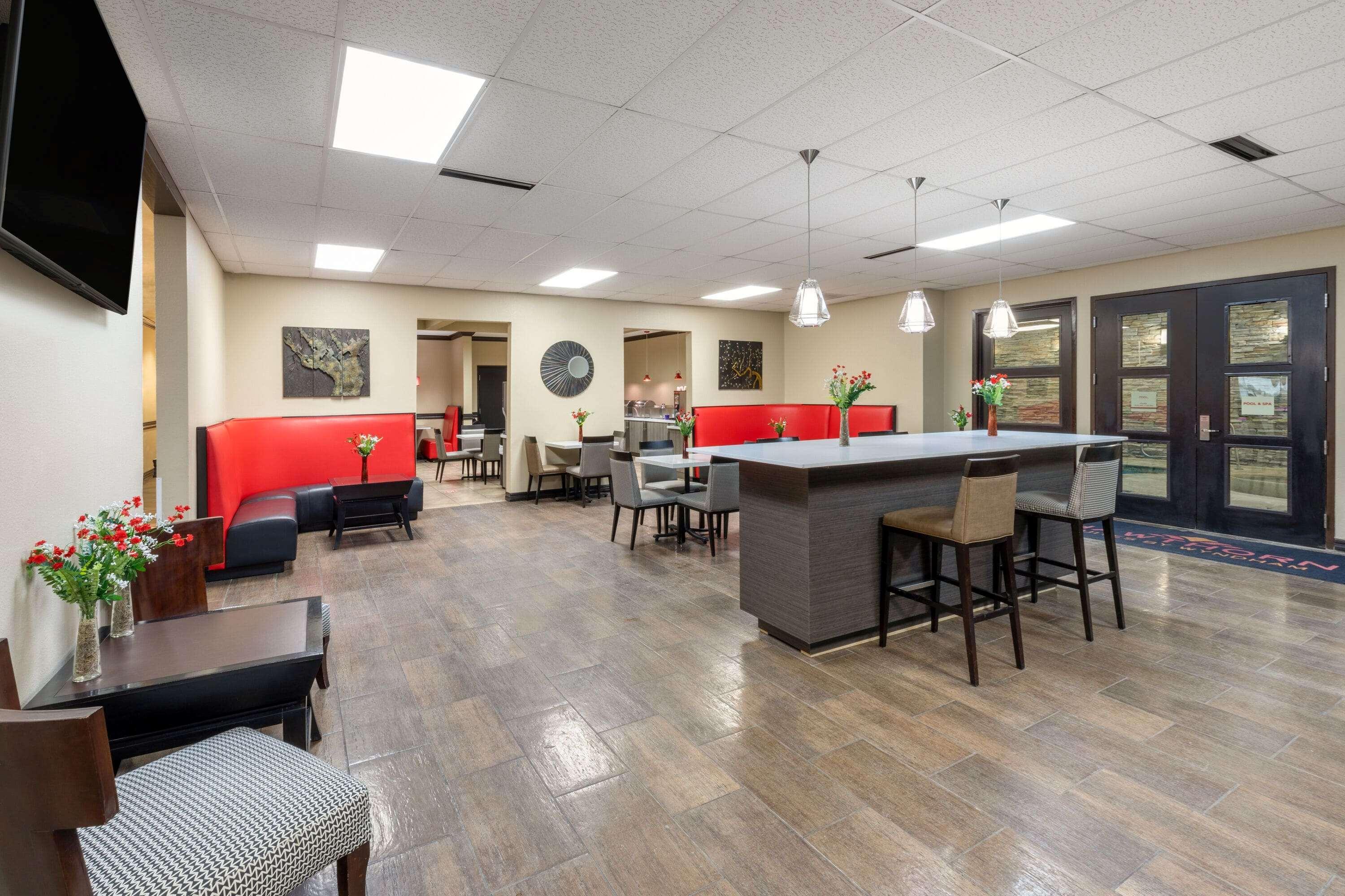 Hawthorn Suites By Wyndham Lubbock Exterior photo
