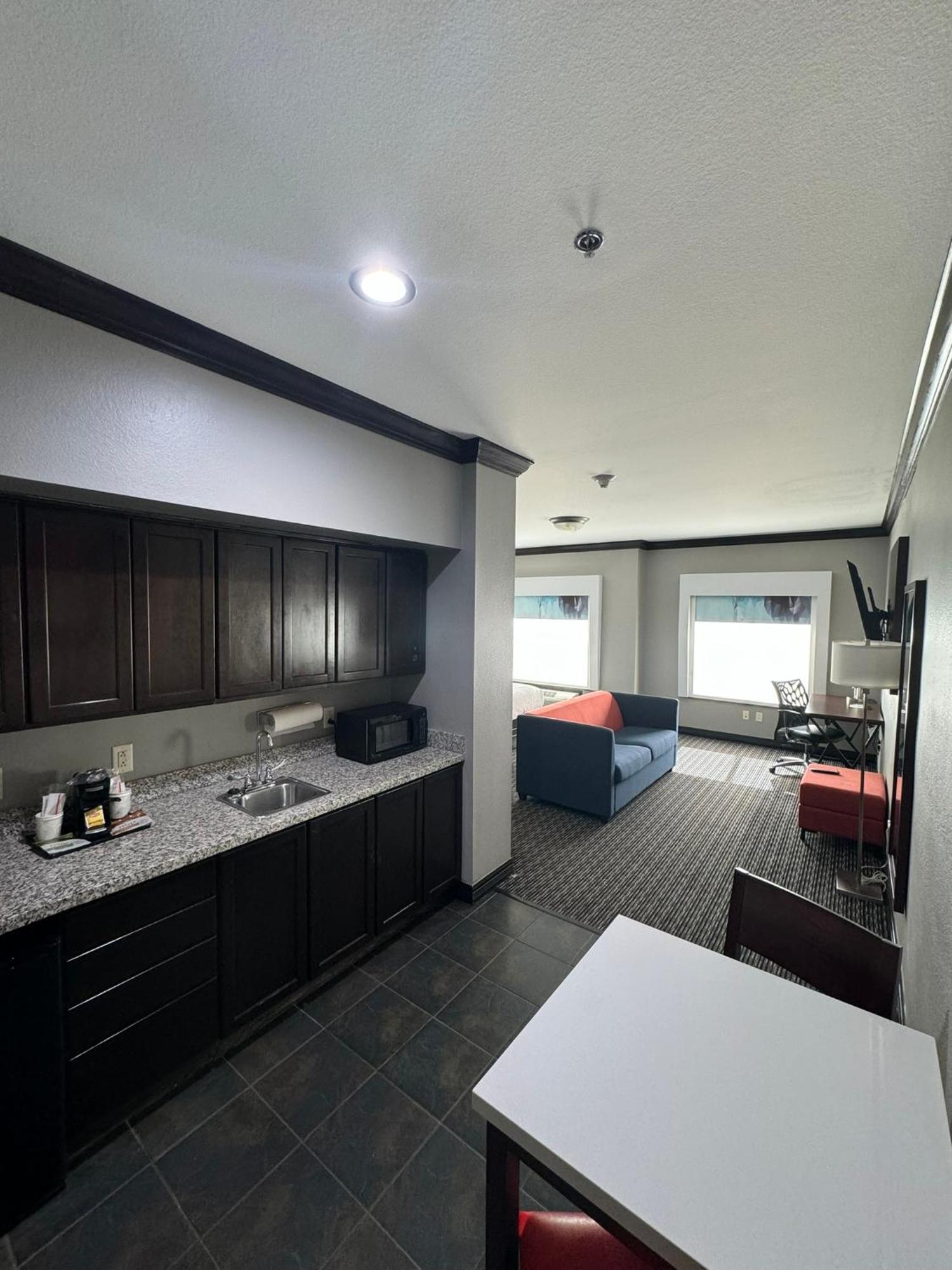 Hawthorn Suites By Wyndham Lubbock Exterior photo